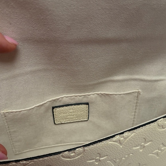 Inspired Cream Monogram Envelope Crossbody Bag with Gold Chain - Picture 3 of 6